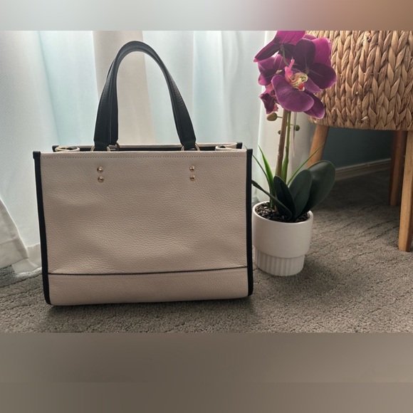 COACH BUNDLE Disney X Coach Dempsey Carryall With Cruella Motif CC946 & Wristlet - Picture 11 of 14